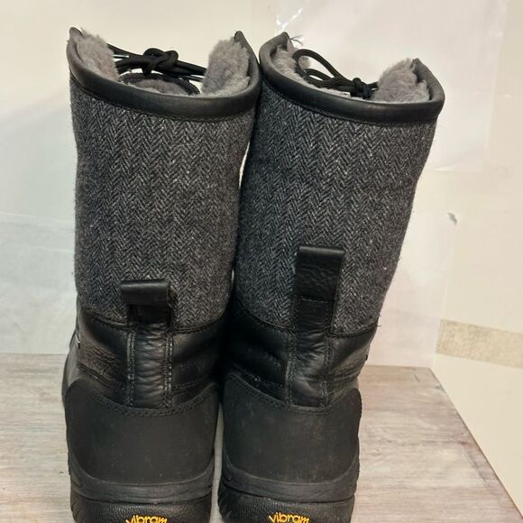 UGG Black and Gray Rain & Snow Boots with Waterproof Design size 15 great shape - Picture 3 of 7
